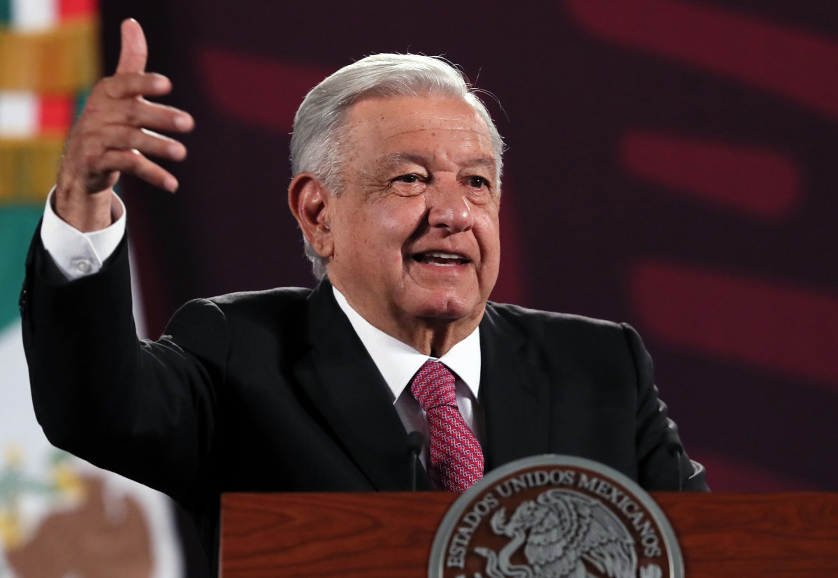 MEX9742. CIUDAD DE MÉXICO (MÉXICO), 25/09/2024.- El presidente de México, Andrés Manuel López Obrador, participa durante su conferencia de prensa matutina este miércoles en Palacio Nacional en l