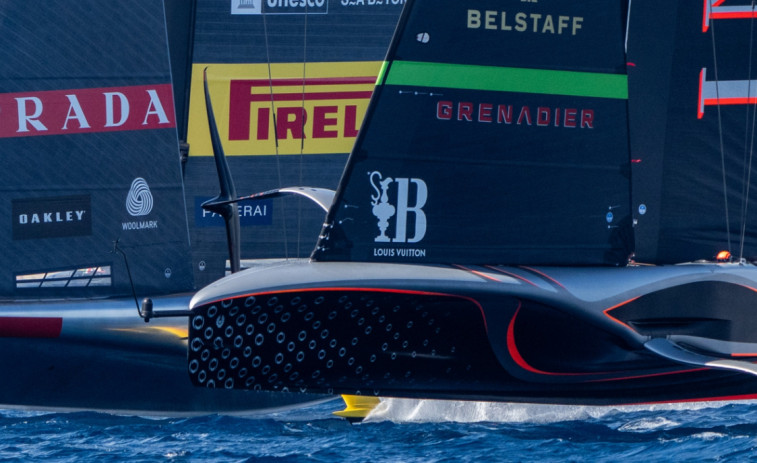 La Louis Vuitton Cup, con las espadas en todo lo alto: INEOS y Luna Rossa siguen empatados (4-4)