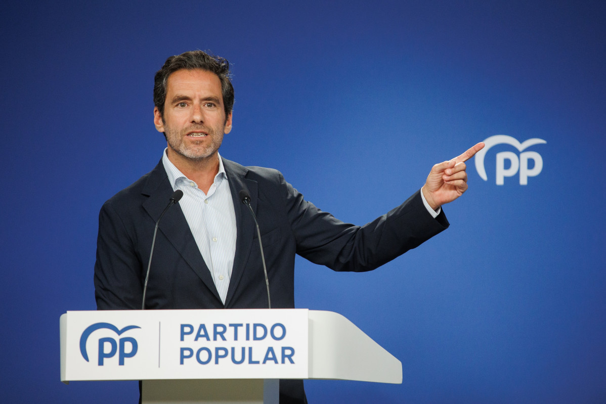 Archivo - El portavoz del PP, Borja Sémper, durante una rueda de prensa posterior a la reunión del Comité de Dirección del PP, en la sede de la calle Génova, a 26 de agosto de 2024, en Madrid (Es