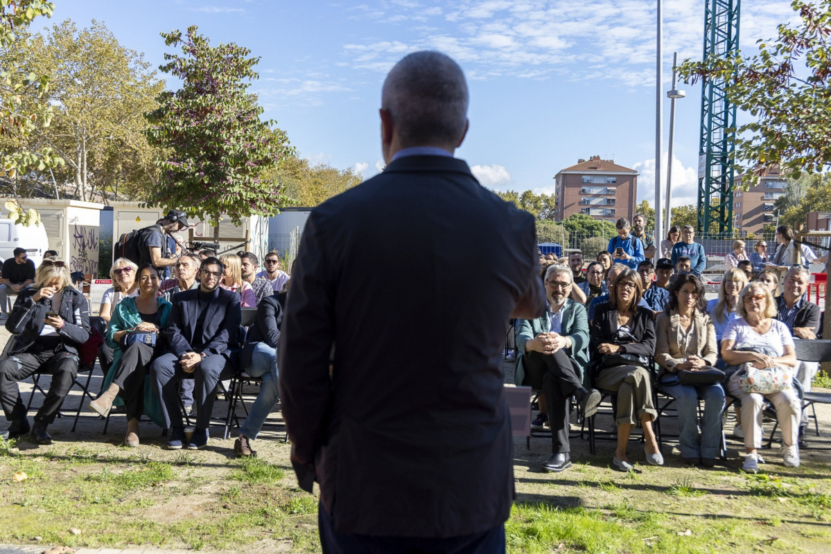 EuropaPress 6258376 alcalde barcelona jaume collboni entrega llaves 24 pisos alquiler verneda