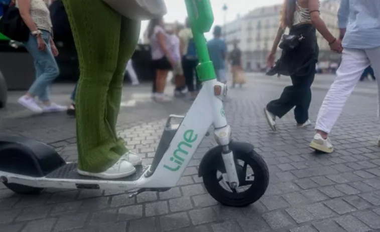 Madrid pone fecha al adiós de los patinetes de alquiler