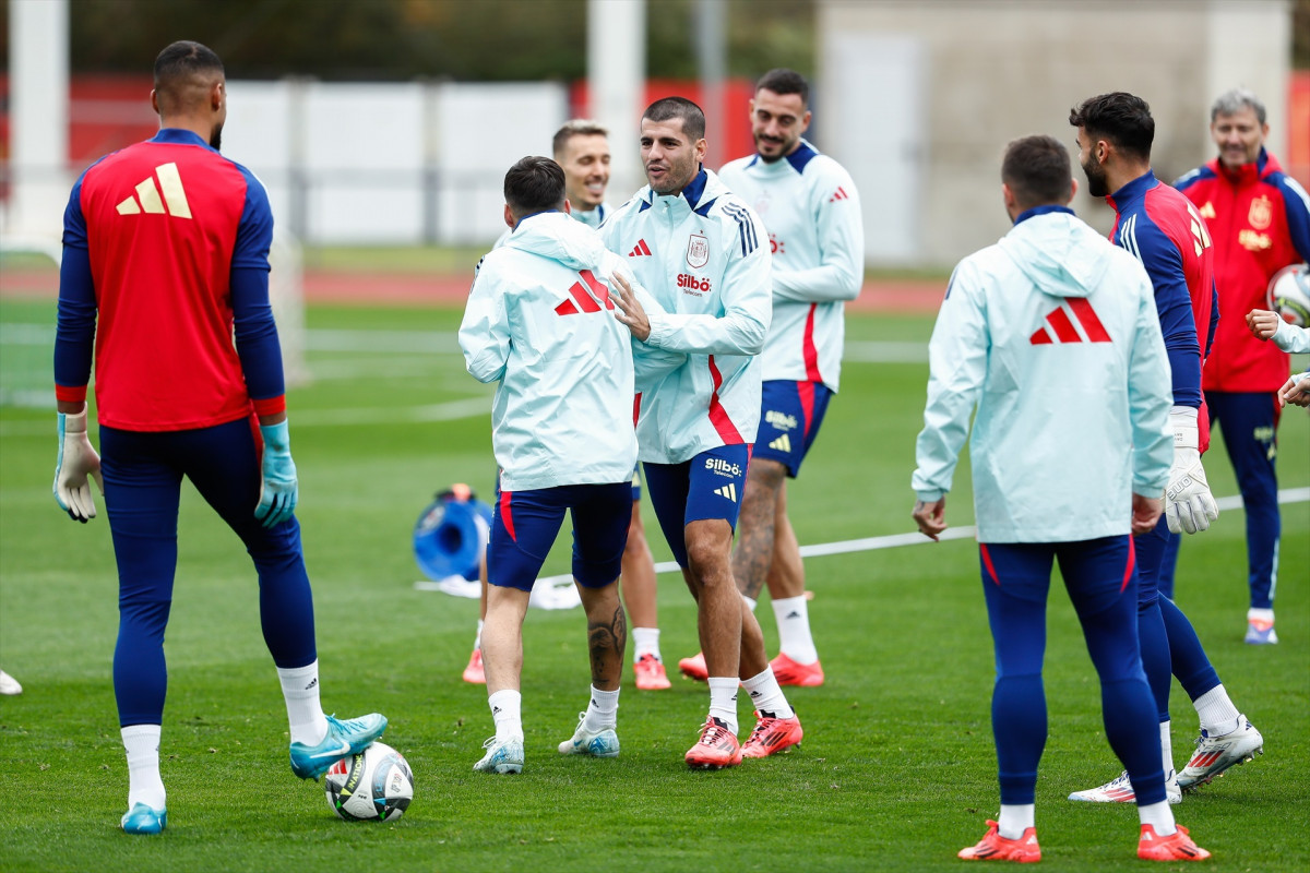 EuropaPress 6264495 alex baena and alvaro morata of spain gesture during training session prior