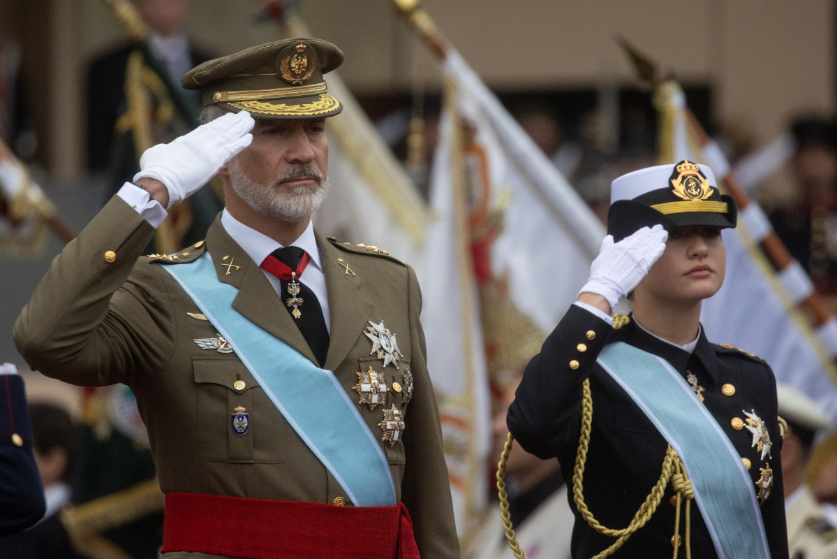 EuropaPress 6271482 rey felipe vi princesa leonor acto solemne homenaje bandera nacional