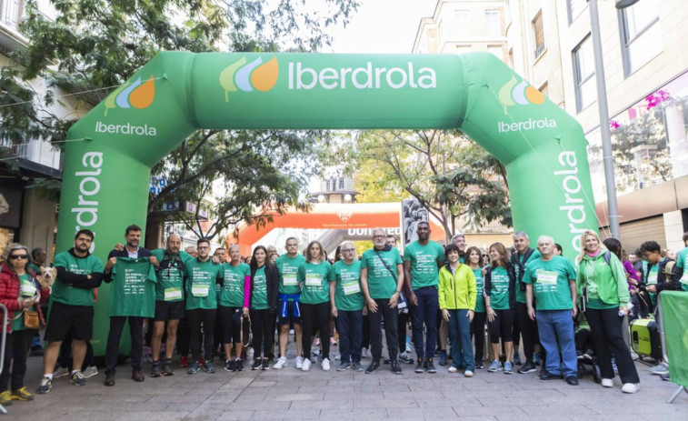 Más de 1.300 personas marchan contra el cáncer en Lleida