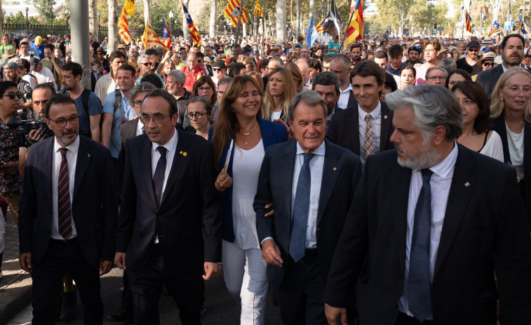 Junts pierde el norte: la amenaza de una moción de censura acorrala a los de Puigdemont