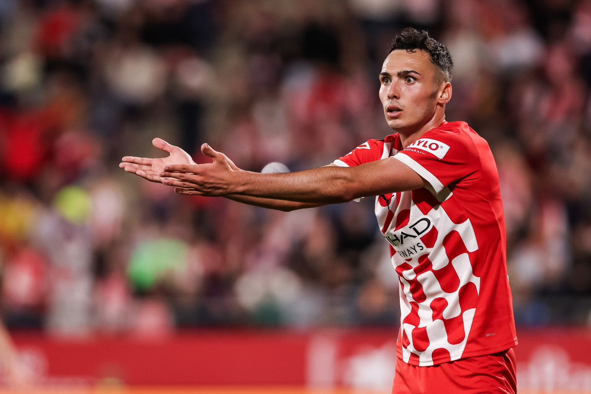 EuropaPress 6286218 arnau martinez of girona fc reacts during the spanish league liga ea sports