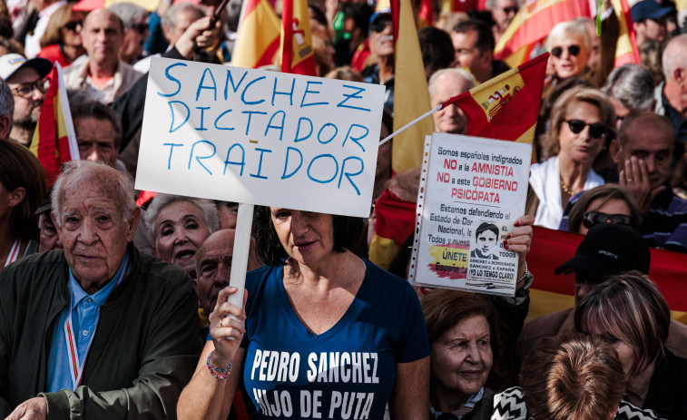 Miles de personas se manifiestan en Madrid contra el Gobierno y piden elecciones generales ya: 