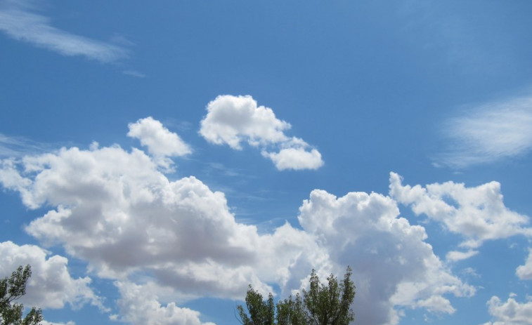 Previsión del tiempo en Catalunya: lunes de nubes y claros sin opción de lluvia