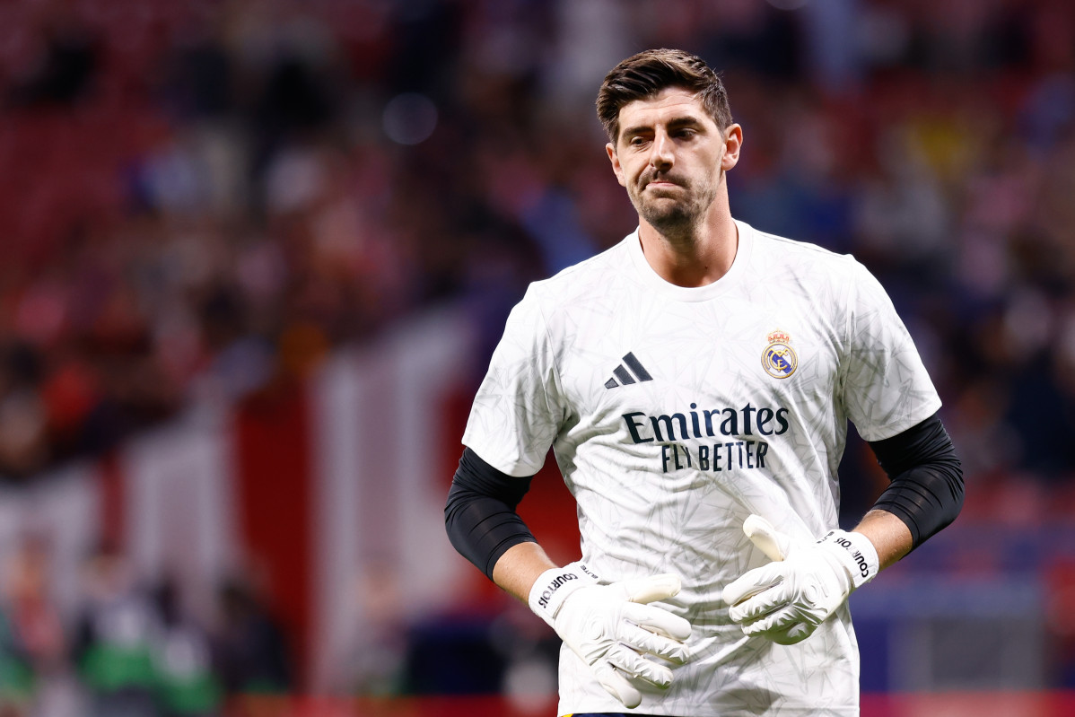 EuropaPress 6247342 thibaut courtois of real madrid warms up during the spanish league laliga