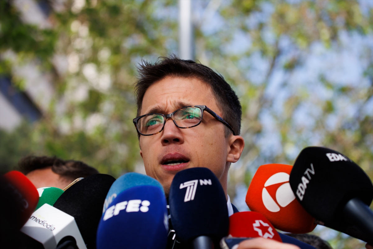 EuropaPress 4414389 diputado mas pais inigo errejon atiende medios llegada juzgados plaza