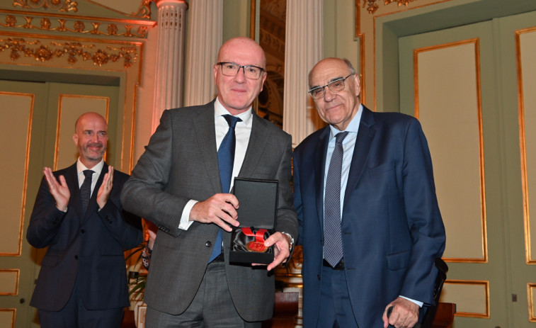 Telefónica, Medalla de Oro del Liceu en el año de su Centenario