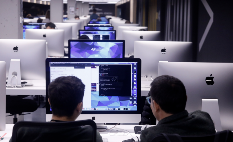 42 Barcelona, el campus gratuito donde aprender tecnología programando