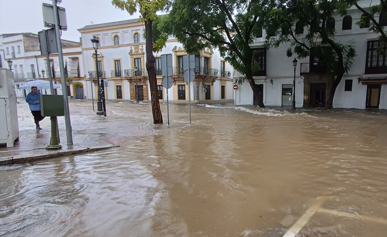 Desastre por la DANA en Jerez: calles colapsadas, rescates de niños y un temporal nunca visto