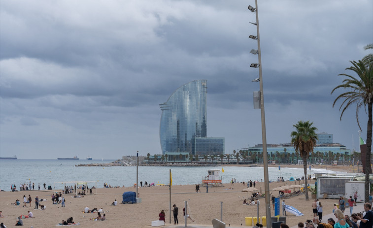 Barcelona desactiva la alerta por mal estado del mar