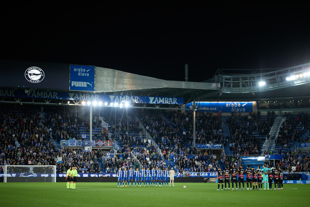 EuropaPress 6316012 players of rcd mallorca and of deportivo alaves partake in minutes of