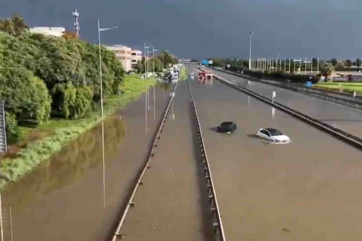 La carretera C 32 totalmente inundada