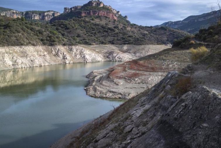 Los embalses de las cuencas internas de Catalunya superan el 32% de capacidad de agua