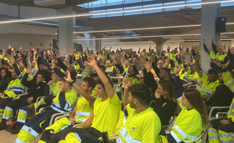 Estibadores de Barcelona envían 11 camiones con material sanitario y de emergencias a Valencia