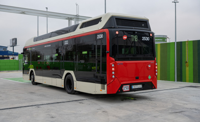 Un minibus de gasoil de TMB se transformará en un vehículo sostenible con pila de hidrógeno