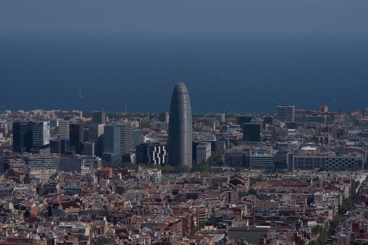 EuropaPress 6137821 vista panoramica barcelona torre glories fondo agosto 2024 barcelona