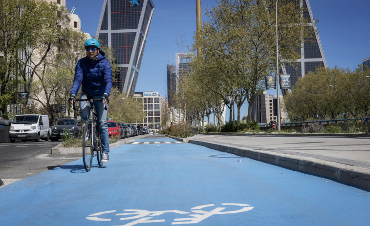 Madrid copia a Barcelona y quitará los carriles bici de la acera para ponerlos en la calzada