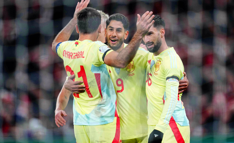 España gana en Dinamarca y sella el acceso como líder a los cuartos de final de la Nations League (1-2)