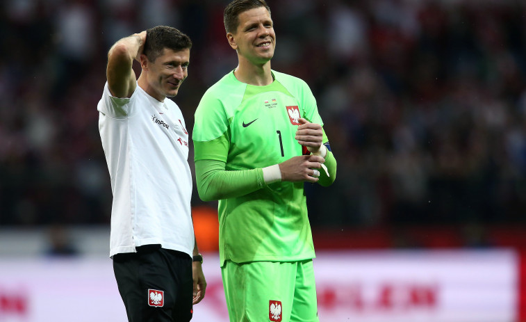 VÍDEO: Lewandowski y Szczesny aprovechan sus días libres y acuden al Port Aventura con sus familias