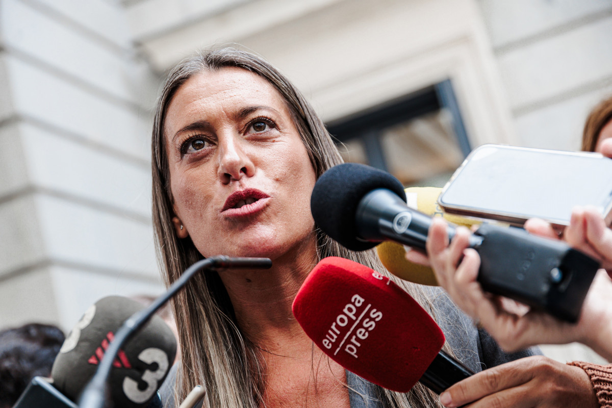 Archivo - La portavoz de Junts en el Congreso de los Diputados, Miriam Nogueras, ofrece declaraciones a los medios, en el Patio del Congreso de los Diputados, a 24 de septiembre de 2024, en Madrid (Es