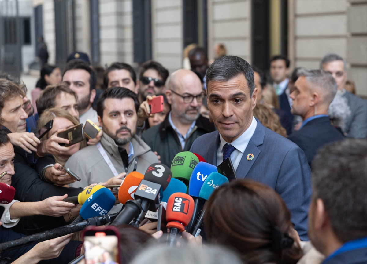 EuropaPress 6357061 presidente gobierno pedro sanchez atiende medios comunicacion salida pleno