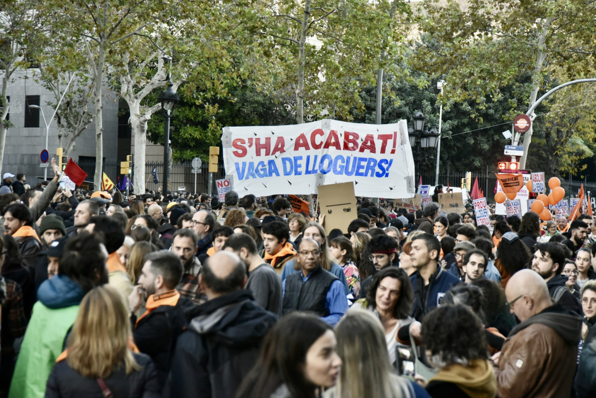 EuropaPress 6361957 cientos personas manifestacion derecho vivienda universitat paisos catalans