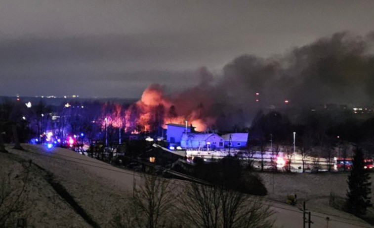 Muere un piloto español tras estrellarse un avión de carga contra un edificio en Lituania