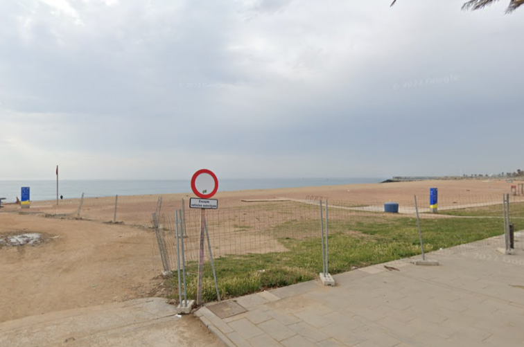 Desaparece un joven en una playa de Sant Adrià de Besòs y encuentran su cuerpo sin vida