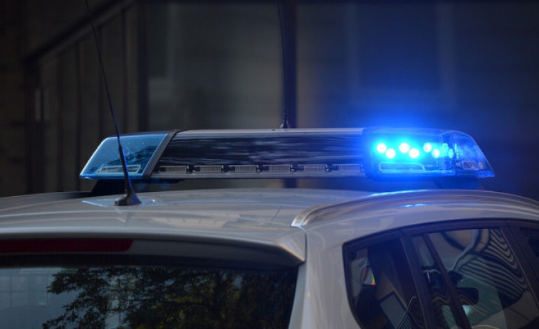 Un ladrón reincidente, detenido en L'Hospitalet tras ser sorprendido in fraganti robando un coche