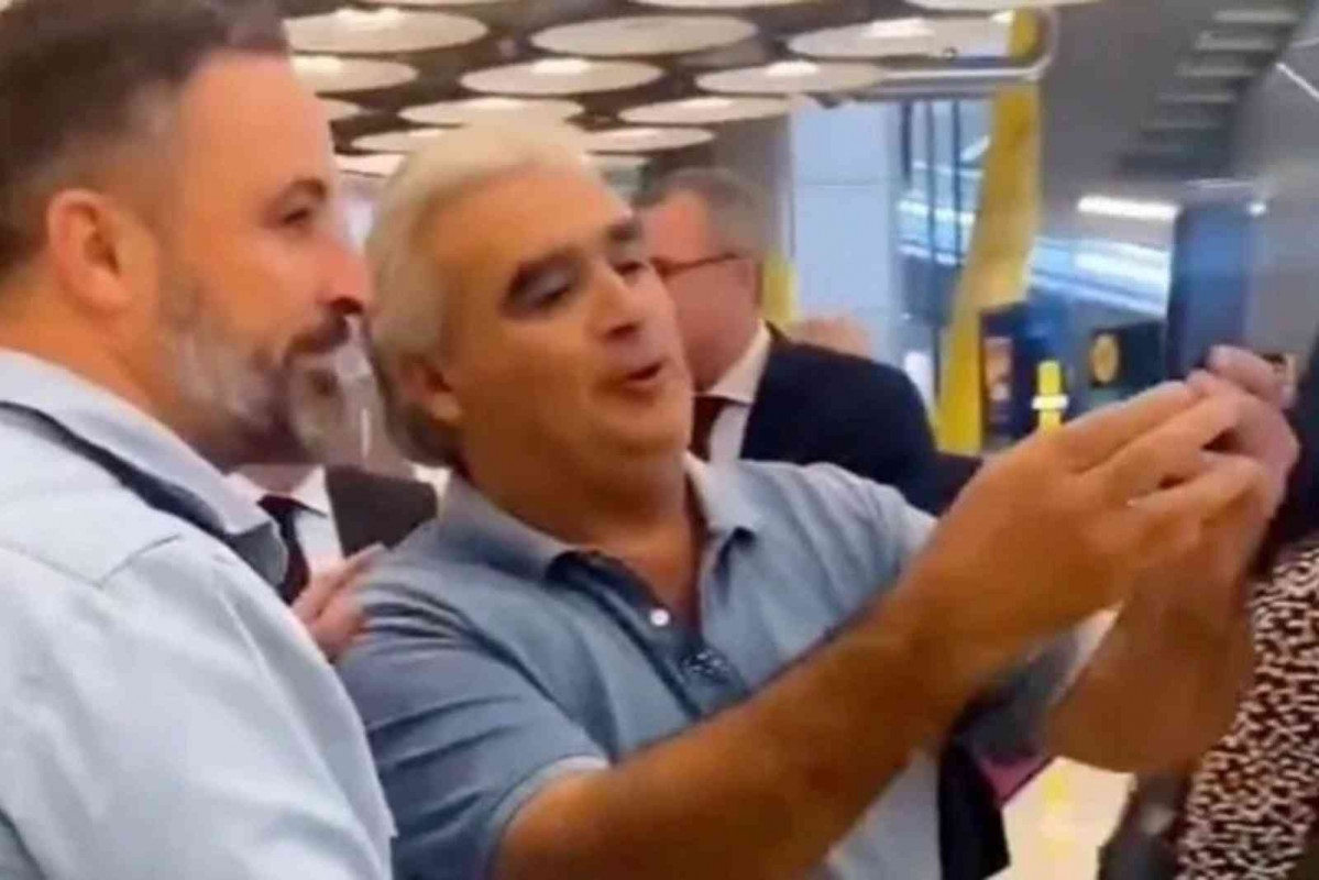 Selfie del juez decano García Cancho con Santiago Abascal (1)