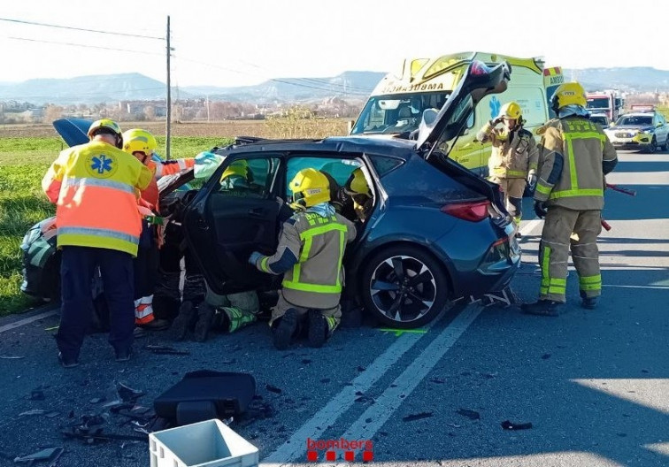 Tres heridos en un choque entre dos vehículos en la B-520 en Santa Eugènia de Berga