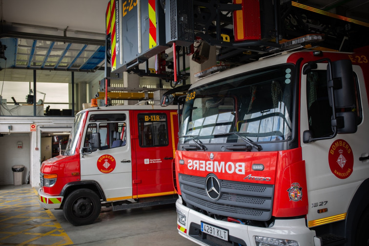 Dos personas heridas leves tras una explosión en una vivienda del Eixample de Barcelona