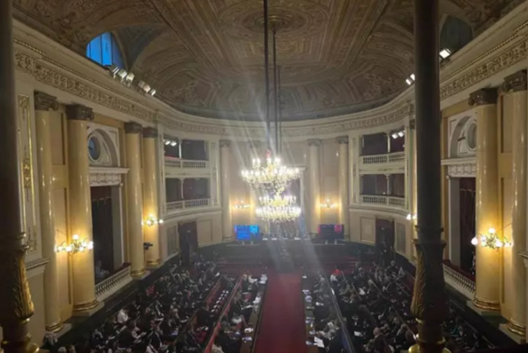 Polémica tras la celebración de una cumbre contra el aborto en el Senado