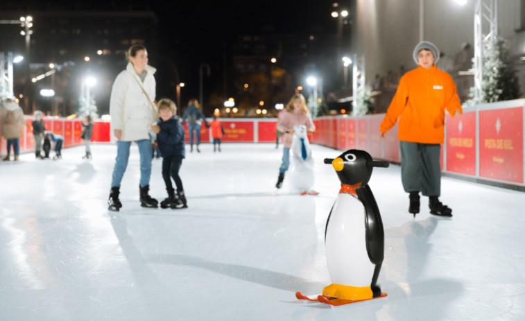 Barcelona ya disfruta de la pista de hielo de El Corte Inglés