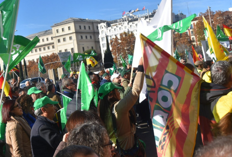 ¿Por qué protestan los agricultores? Miles de trabajadores del sector se manifiestan frente al Ministerio