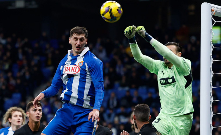 Empate agrio entre Espanyol y Valencia un duelo directo por la permanencia (1-1)