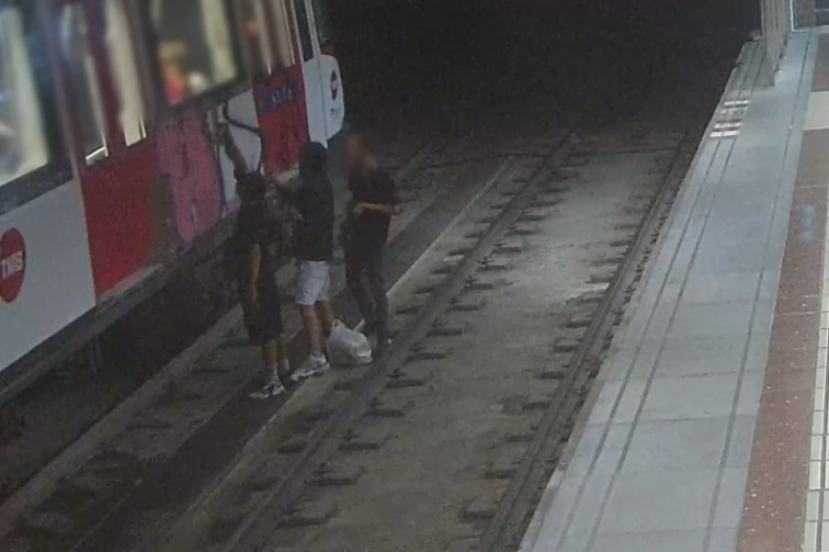 Detenidas 11 personas por hacer grafitis en trenes de Catalunya con daños por 657.000 euros