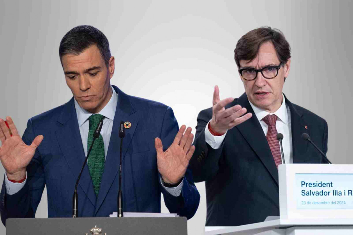 Pedro Sánchez y Salvador Illa   EP   Canva Pro