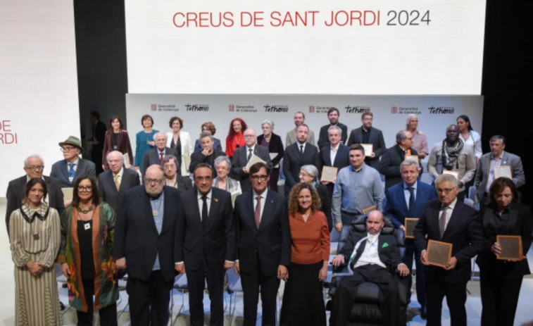 Noche de reivindicación en la entrega de las Creus de Sant Jordi