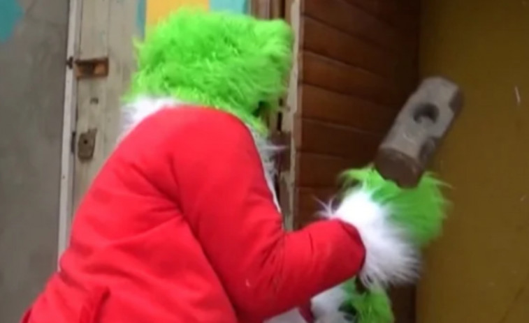 VÍDEO: El Grinch pasa de la Navidad y encabeza una redada antidrogas en Perú