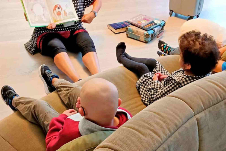 Un niño de Lleida ha estado cinco años dejándose crecer el pelo para donarlo a los pequeños con cáncer