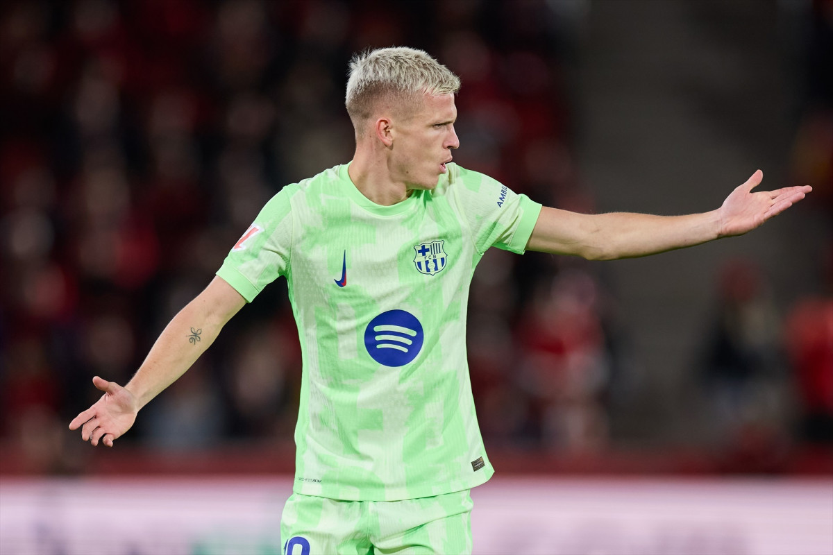 EuropaPress 6384239 dani olmo of fc barcelona reacts during the laliga ea sports match between (1)