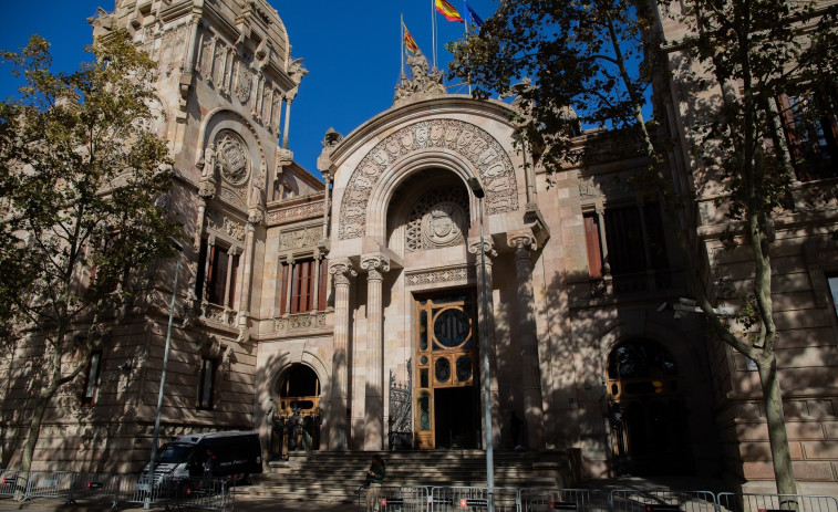 Tres Boixos Nois del Barcelona se enfrentan a 11 años de cárcel por la paliza a un Bukanero del Rayo en 2018