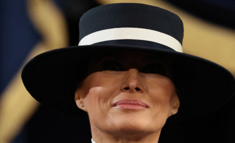 Lluvia de memes y burlas por el vestido de Melania en la investidura de Donald Trump