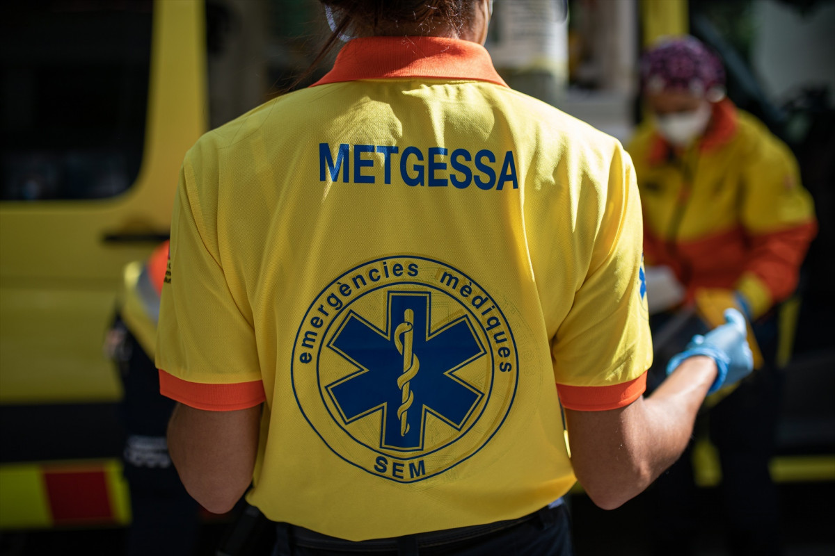 EuropaPress 2847456 dos tecnicos sistema emergencias medicas sem generalitat cataluna mueven (1)