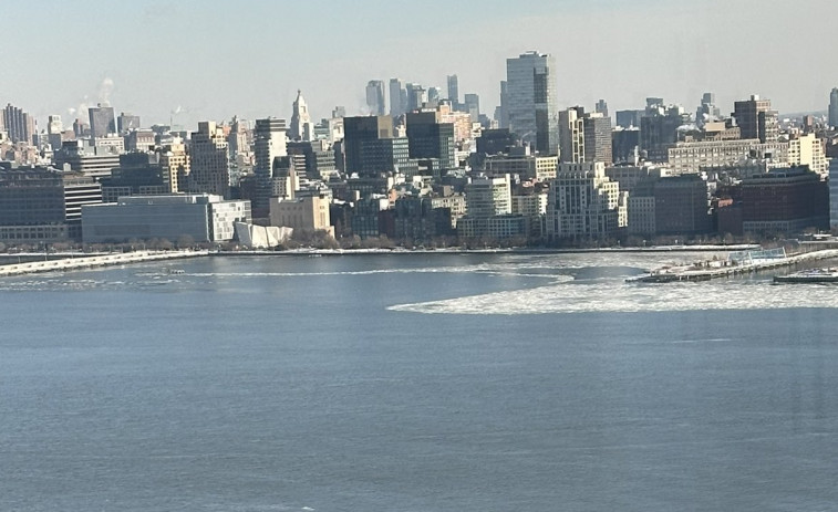 VÍDEO: El río Hudson, congelado por la terrible ola de frío en Nueva York